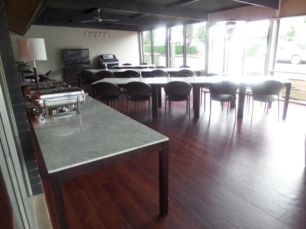 Motel Oasis Kingaroy Esterno foto